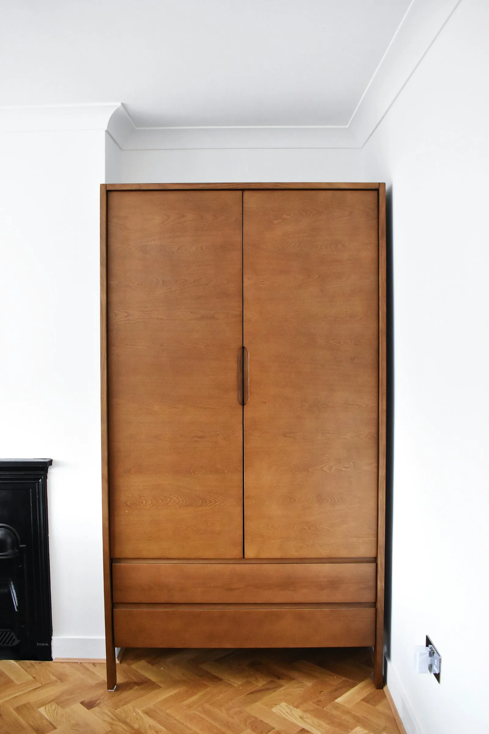 Modular wardrobes in Pune: sliding vs swing, internals & dressing corners
